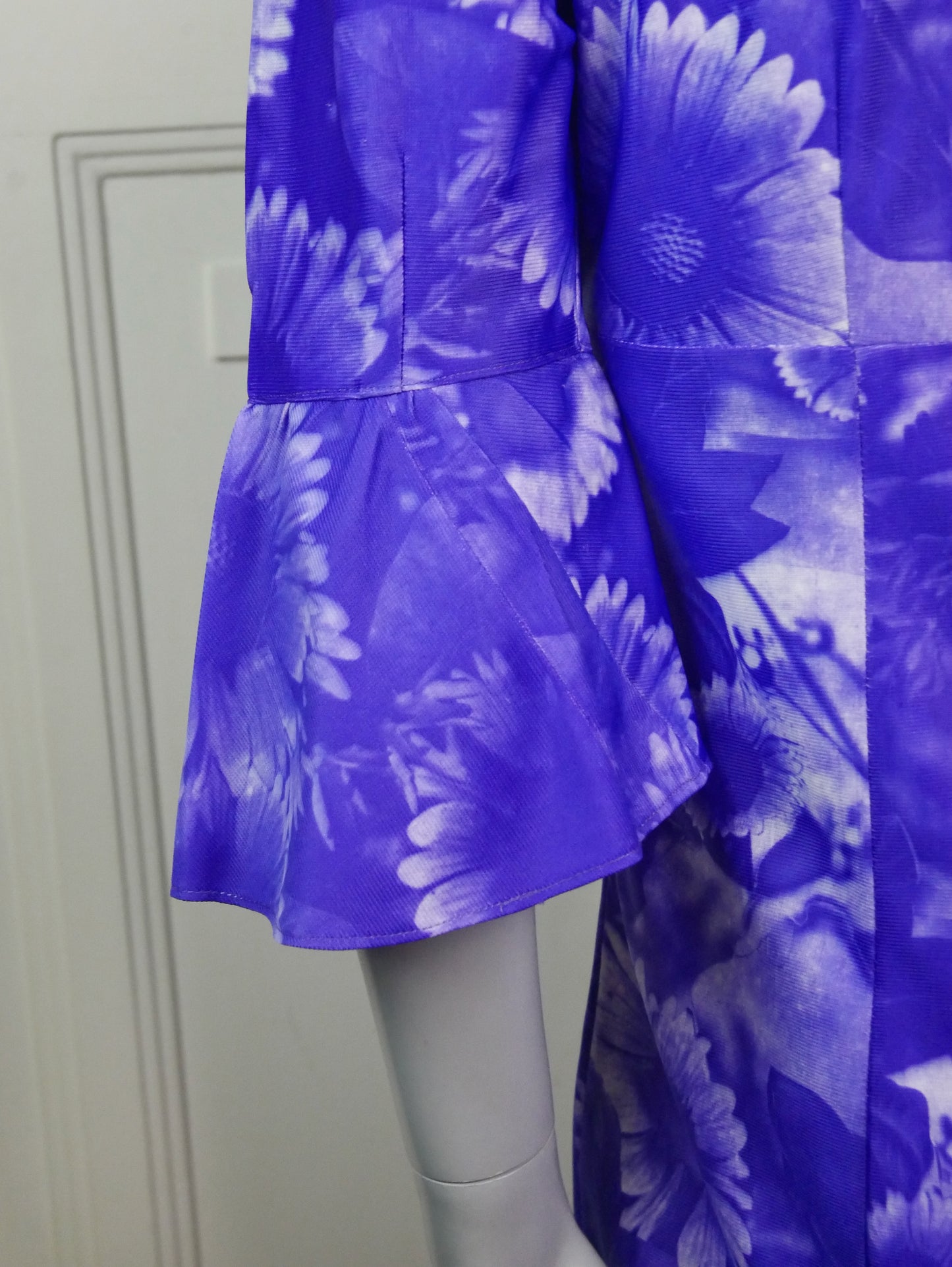 Floral Purple Dress | 1970s Vintage Womenswear | Medium