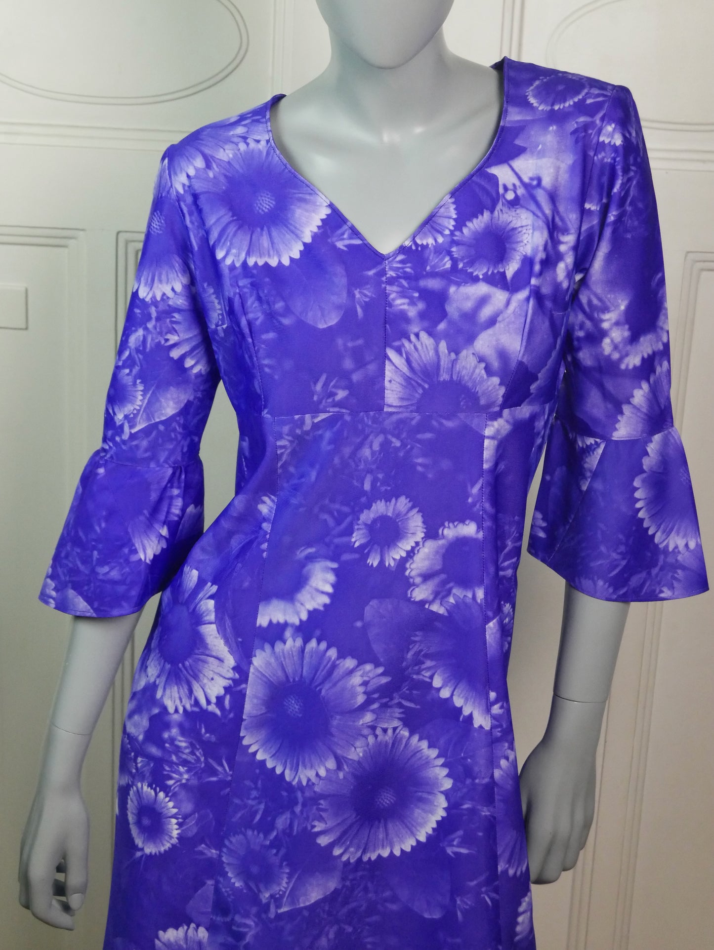 Floral Purple Dress | 1970s Vintage Womenswear | Medium