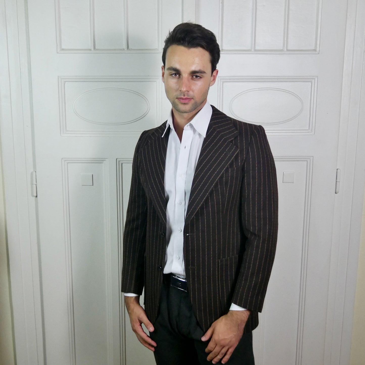 1970s Wide Collar Brown Pinstripe Blazer | European Vintage Menswear | Medium