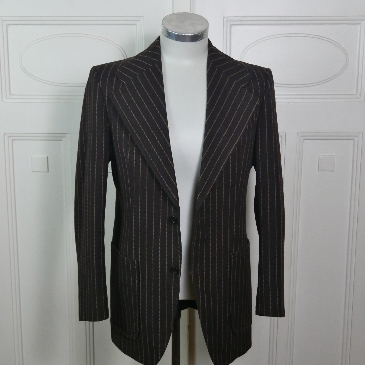 1970s Wide Collar Brown Pinstripe Blazer | European Vintage Menswear | Medium