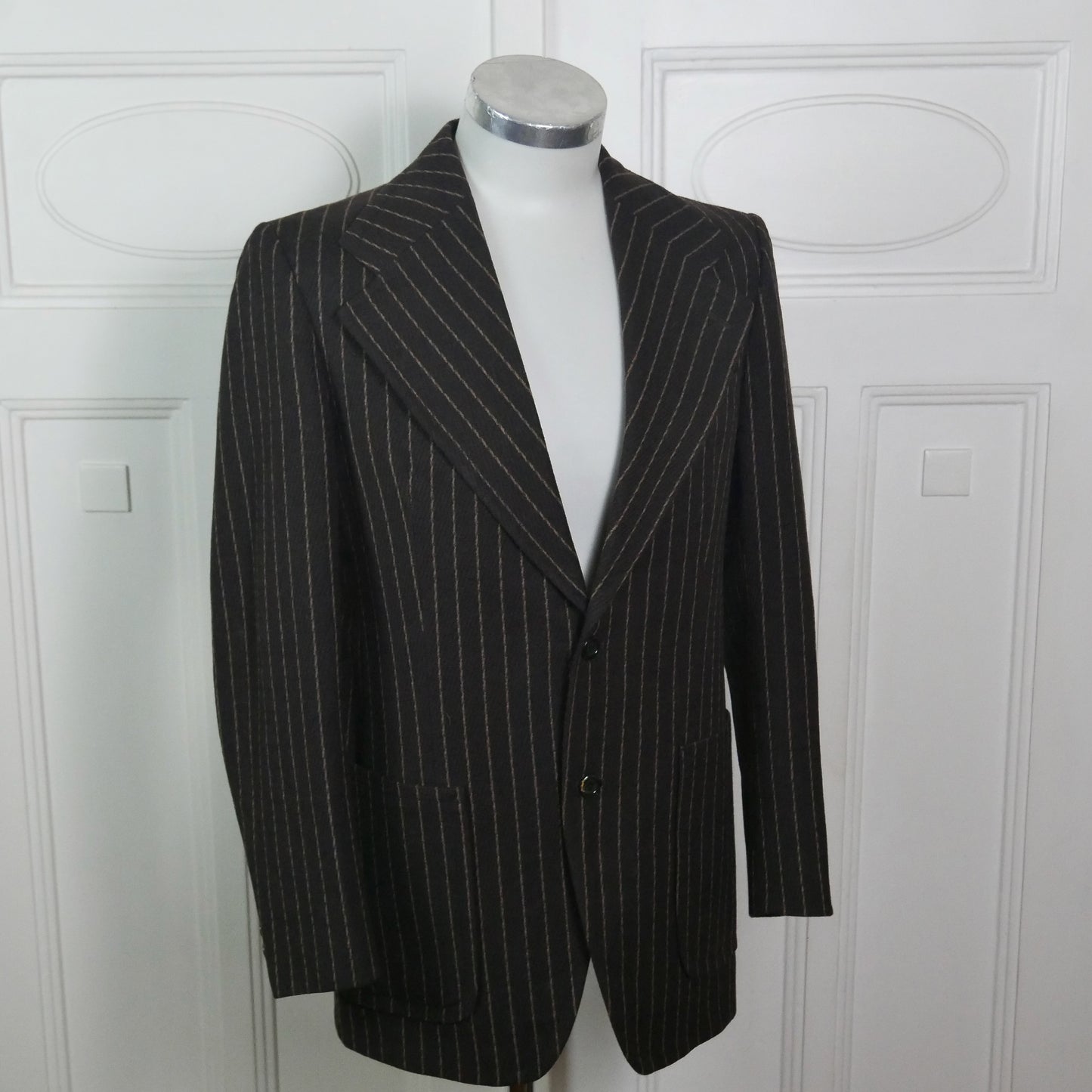 1970s Wide Collar Brown Pinstripe Blazer | European Vintage Menswear | Medium