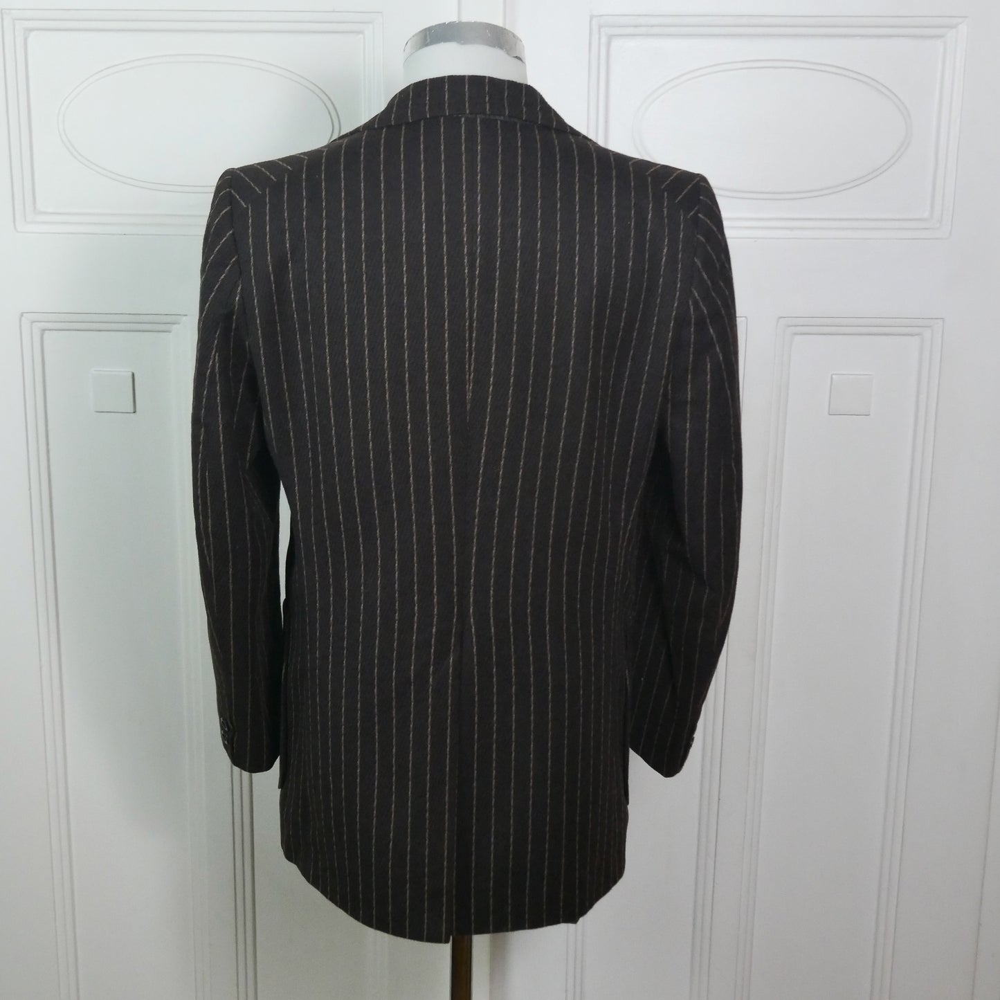 1970s Wide Collar Brown Pinstripe Blazer | European Vintage Menswear | Medium