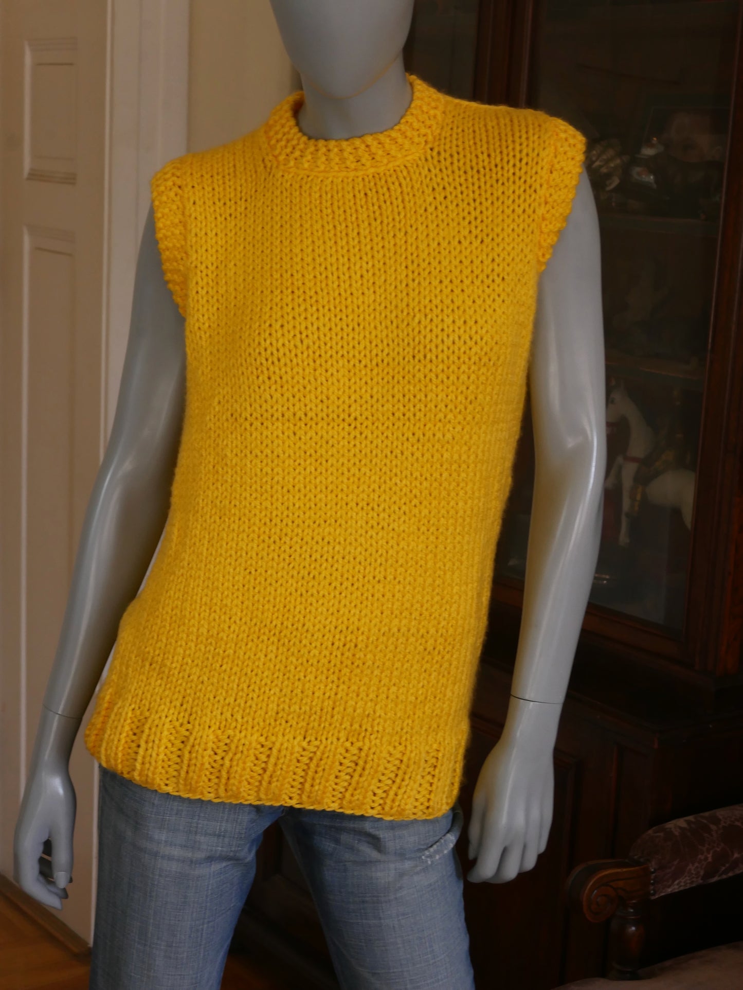 Yellow Knit Sweater Vest | 1970s Vintage Womenswear | Soft Wool | Large