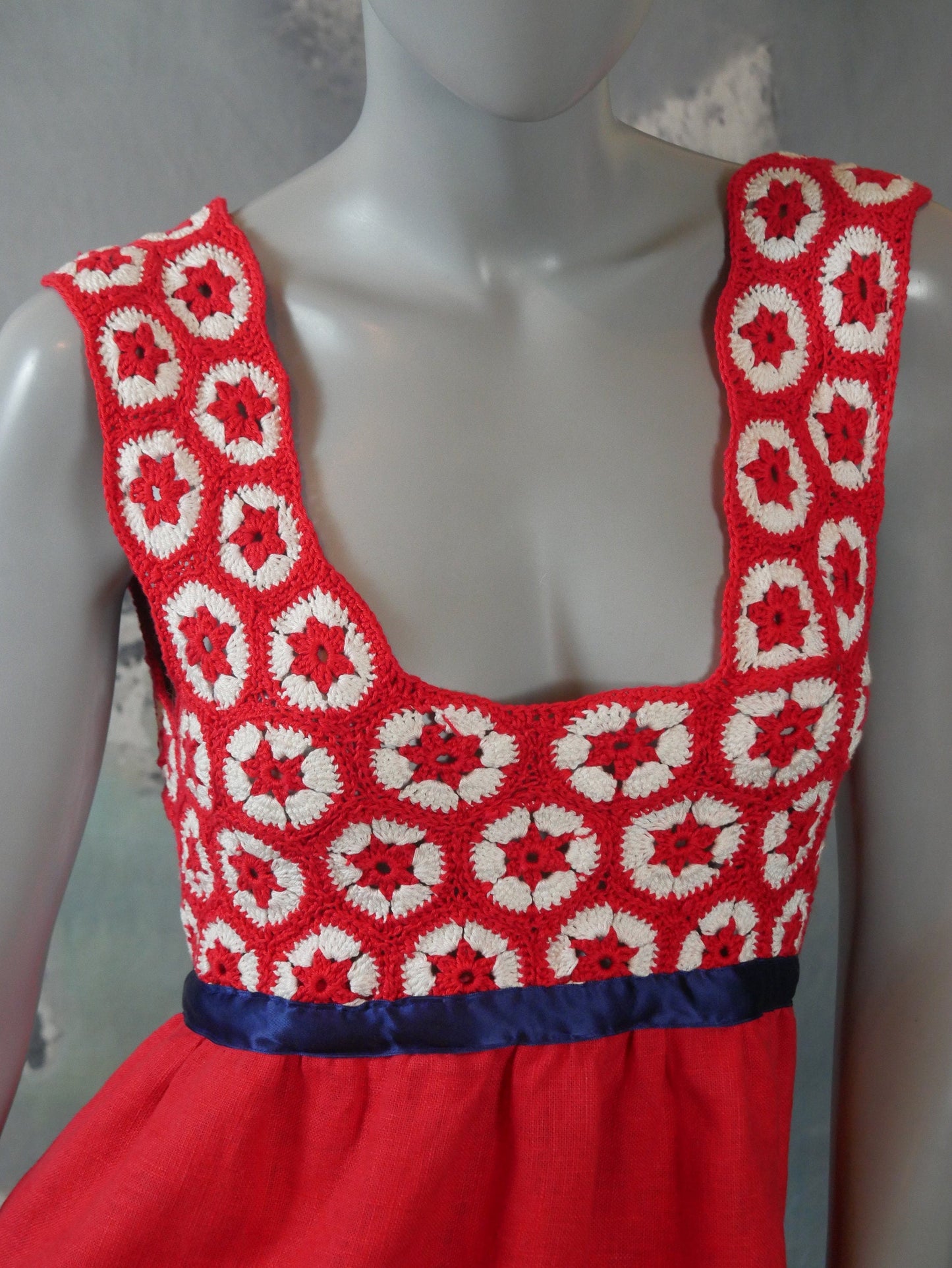 1970s Vintage Crochet Sleeveless Summer Top | Red & White w Blue Ribbon Tie-Back Bow Baby Doll Style | Medium Leo Gabor Vintage