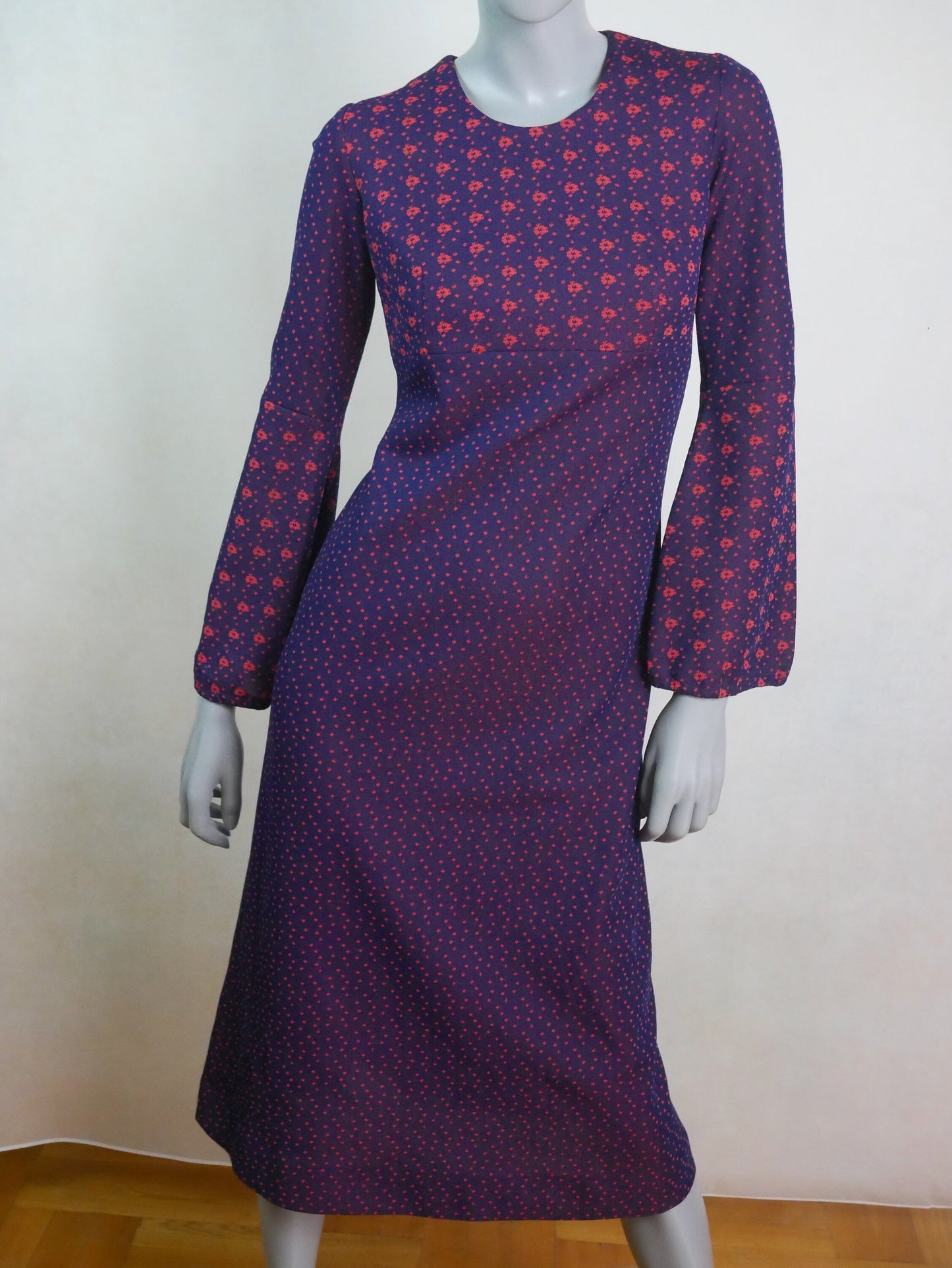 1970s Vintage Mod Dress | Navy Blue and Rouge Red Midi with Long Flared Sleeves Leo Gabor Vintage