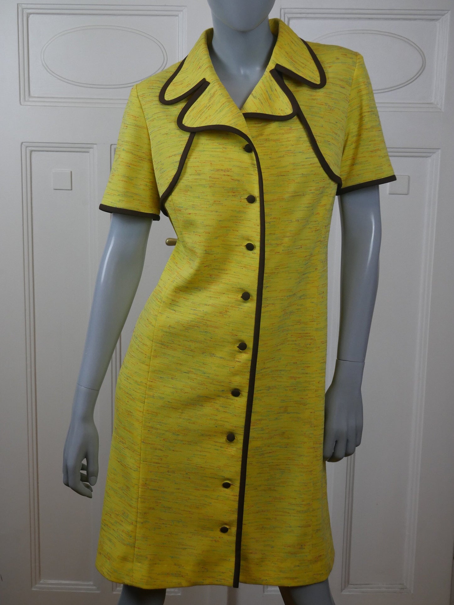 1970s Vintage Short-Sleeve Yellow Dress with Brown Trim |Summer Mod Style Shirtdress Leo Gabor Vintage