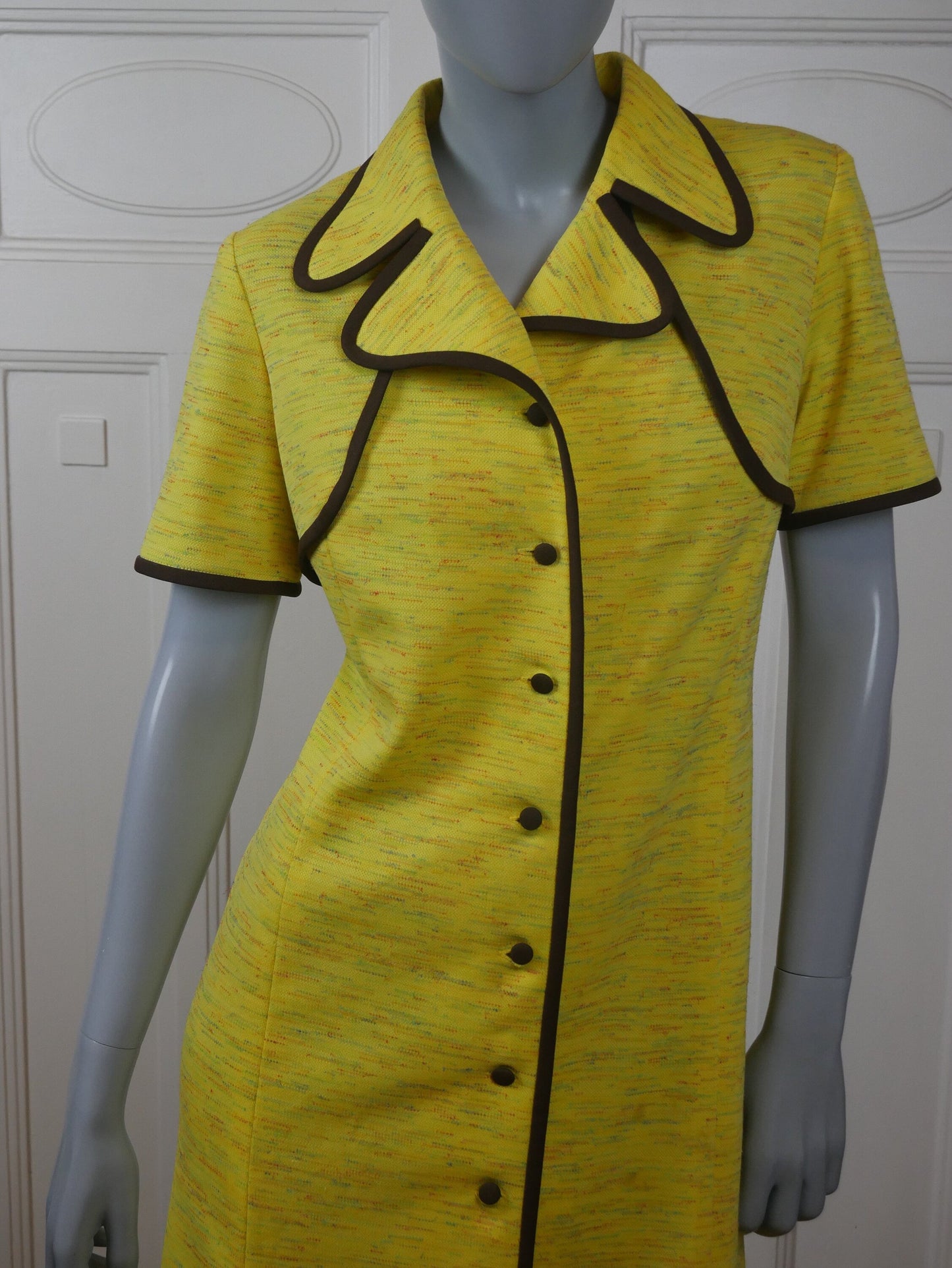 1970s Vintage Short-Sleeve Yellow Dress with Brown Trim |Summer Mod Style Shirtdress Leo Gabor Vintage