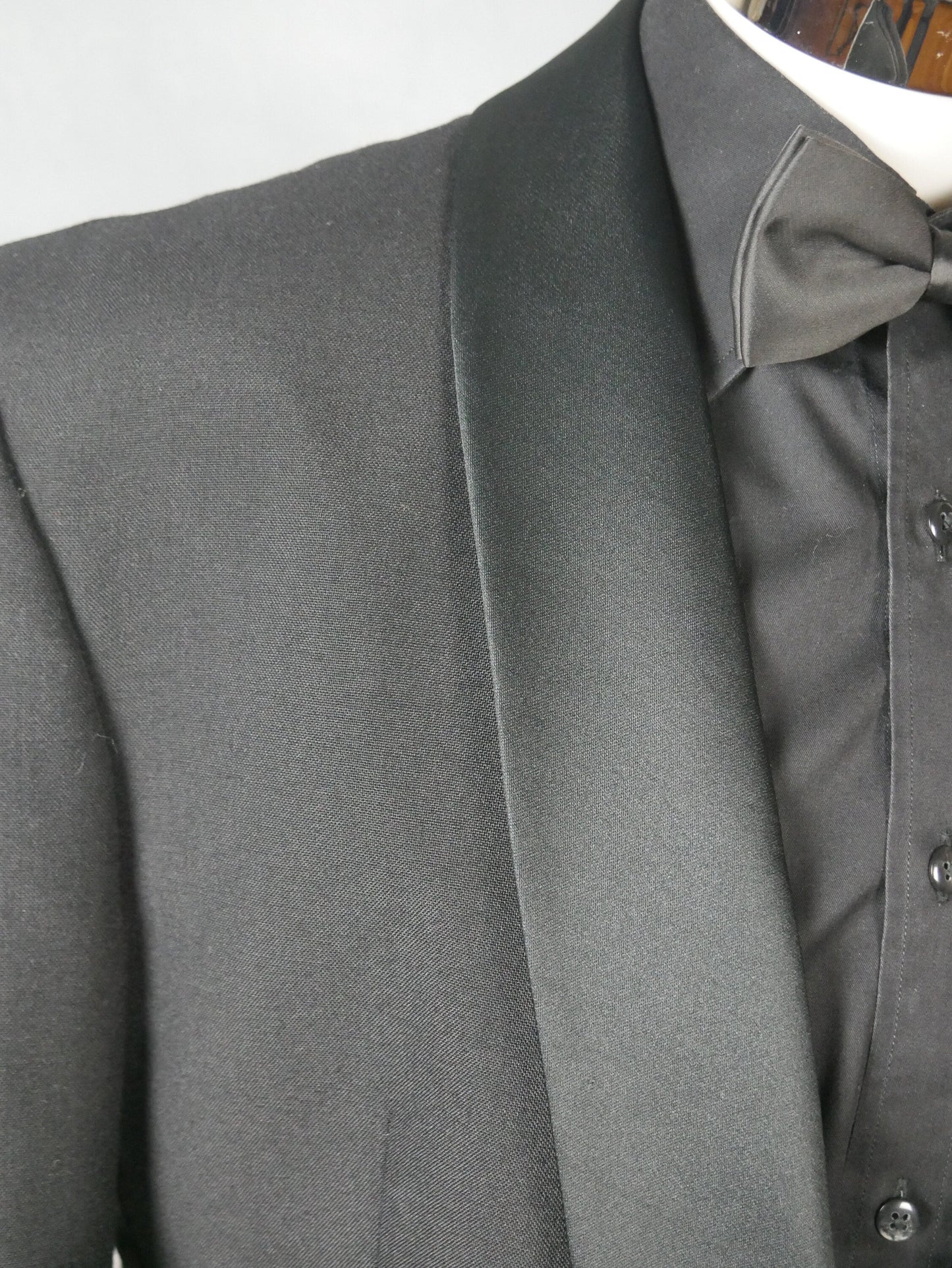 Vintage Tuxedo Jacket | European Lightweight High-Quality Wool-Blend Smoking | Large Leo Gabor Vintage