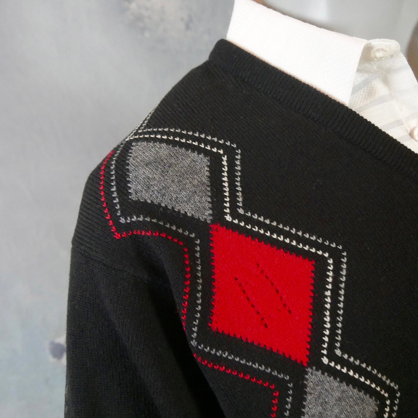 1980s Scottish Vintage Argyle Sweater | Soft Lambswool V-Neck Pullover | Large