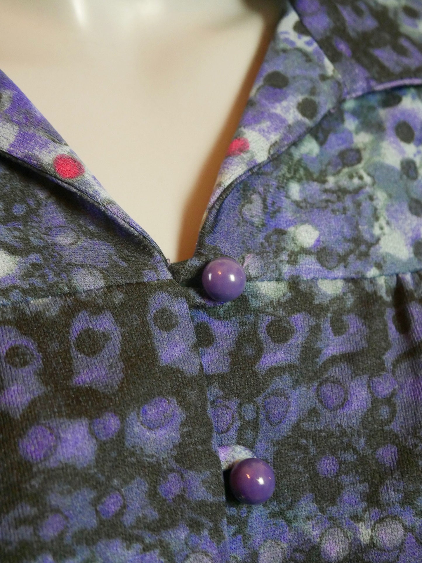 1970s Blouse| British Vintage Loose Fitting Abstract Purple Polka Dot Wide Collar Top | Medium