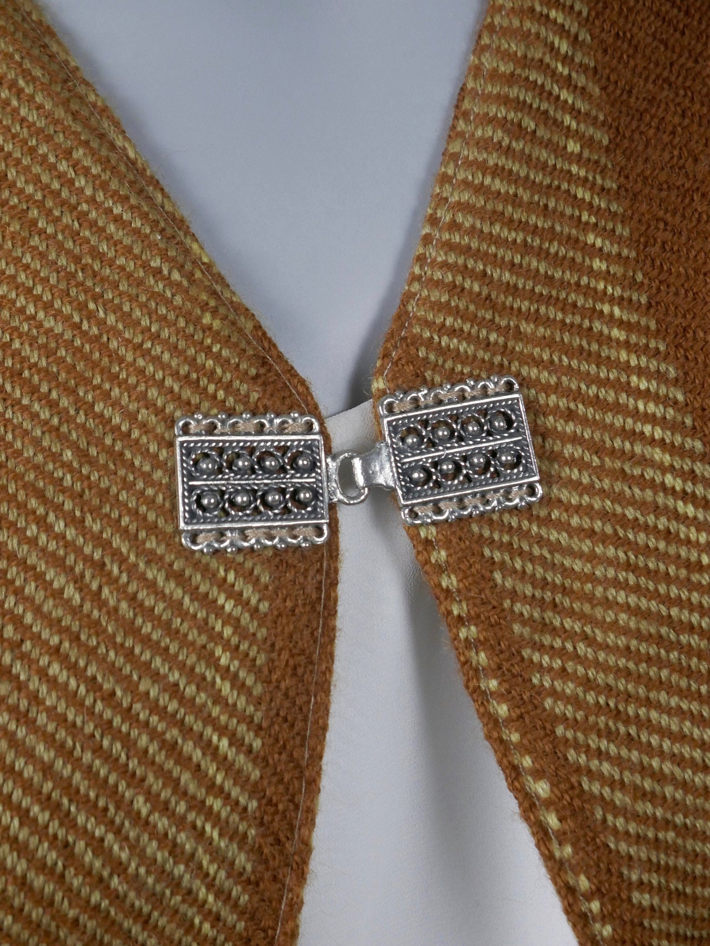 Women's 1970s Vintage Long Striped Vest | Light Caramel Brown & Golden Beige Tweed Wool | Large