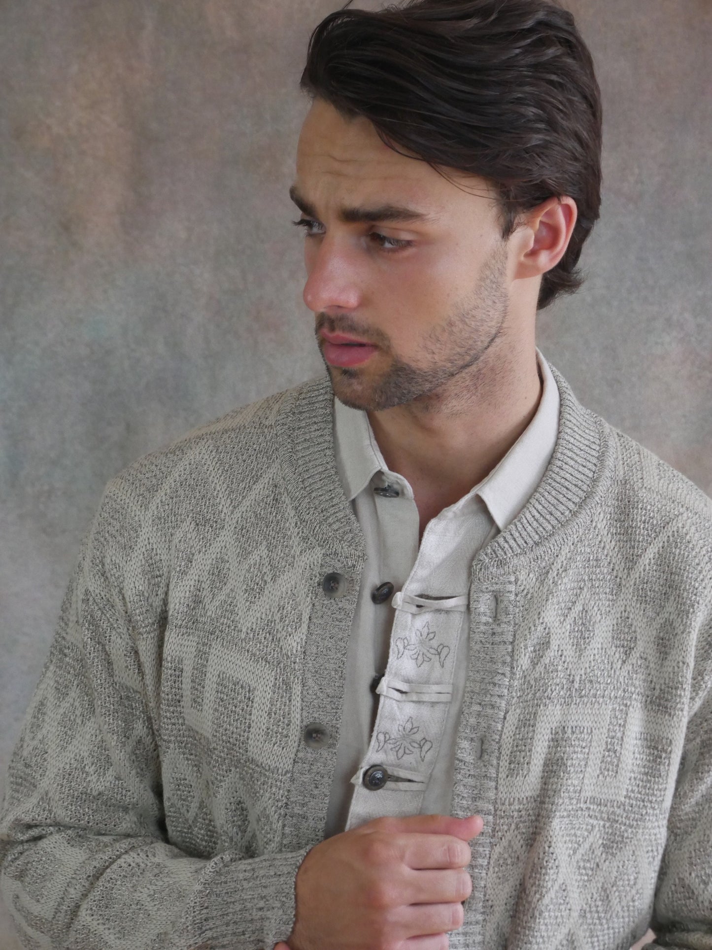 1980s Vintage Knit Cardigan | Light Gray and Beige Sweater | Large