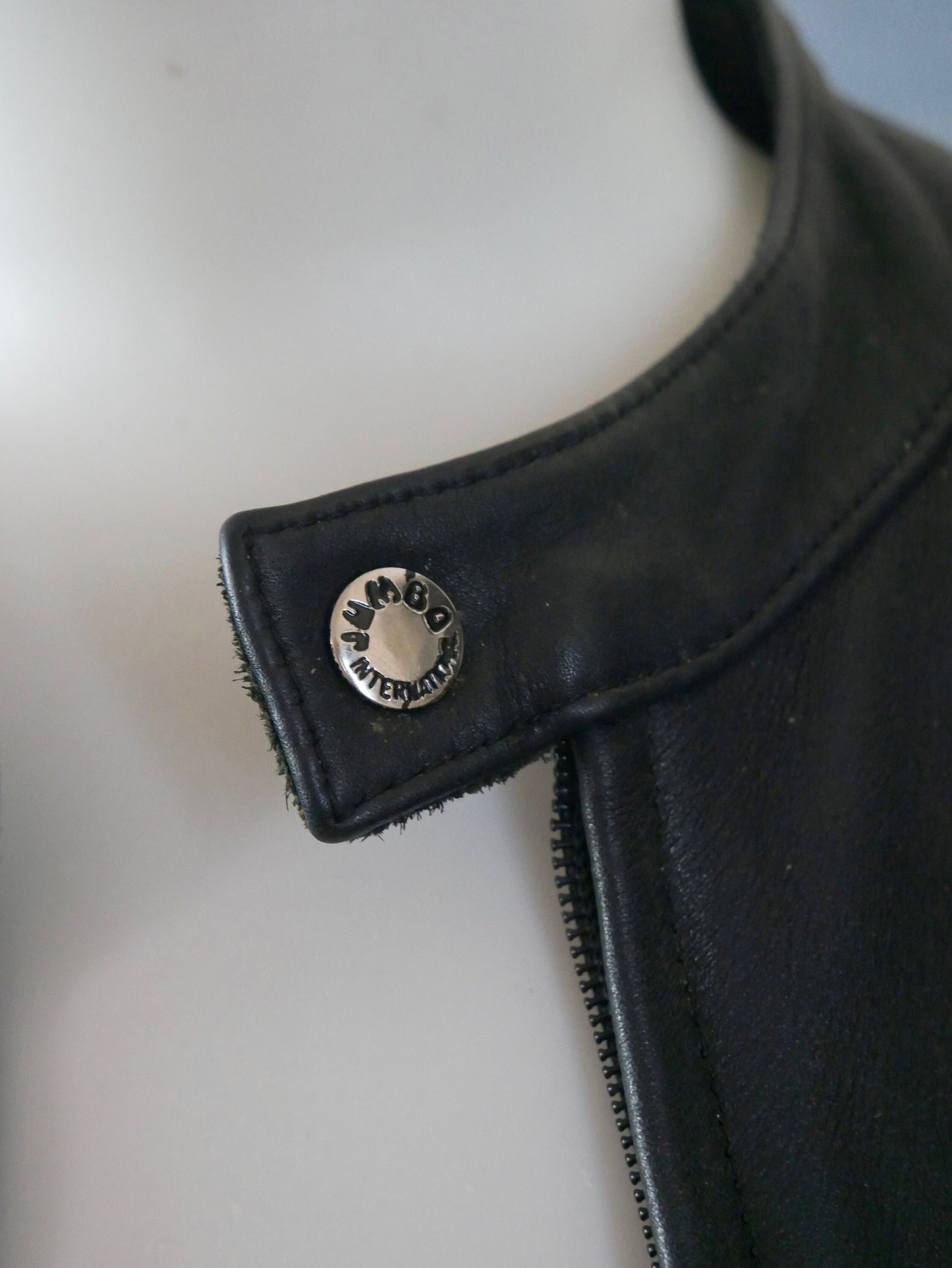 Men's 1980s Leather Motorcycle Jacket with Protective Armor | Medium