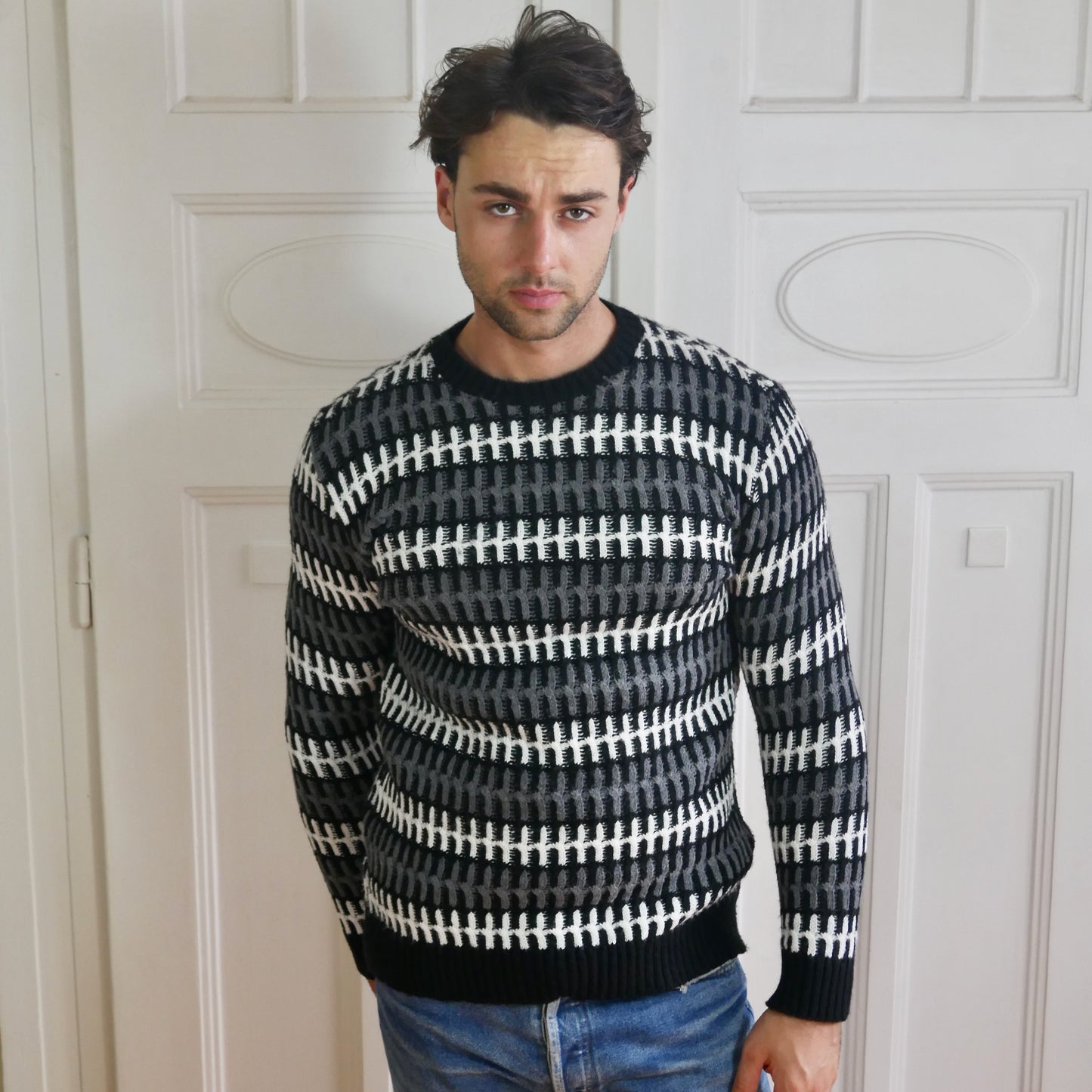 1990s Black & White Sweater | Men's Italian Vintage Knit Pullover | Medium