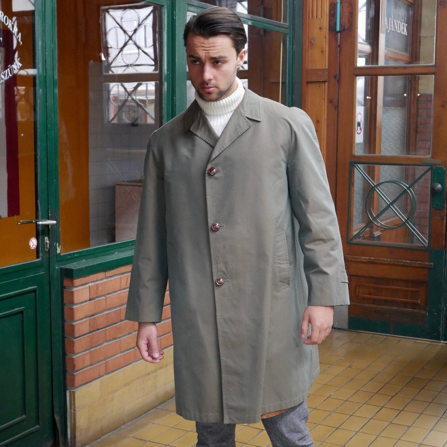 1960s Vintage Men's Trench Coat | Swedish Classic Lightweight Overcoat | Size 46 US Leo Gabor Vintage