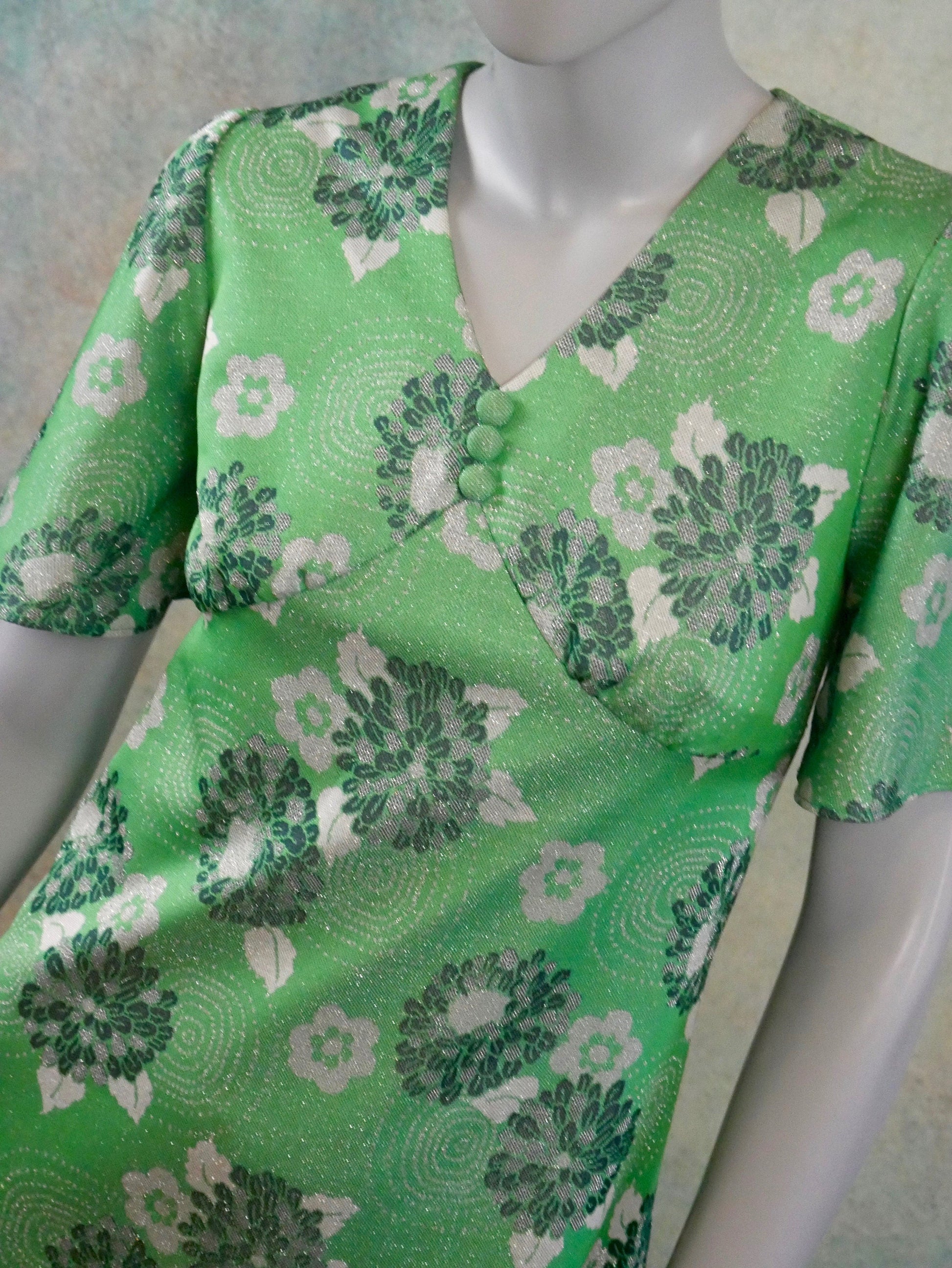 1960s Vintage Mod Green Dress with Silver Metallic Thread Floral Pattern Leo Gabor Vintage