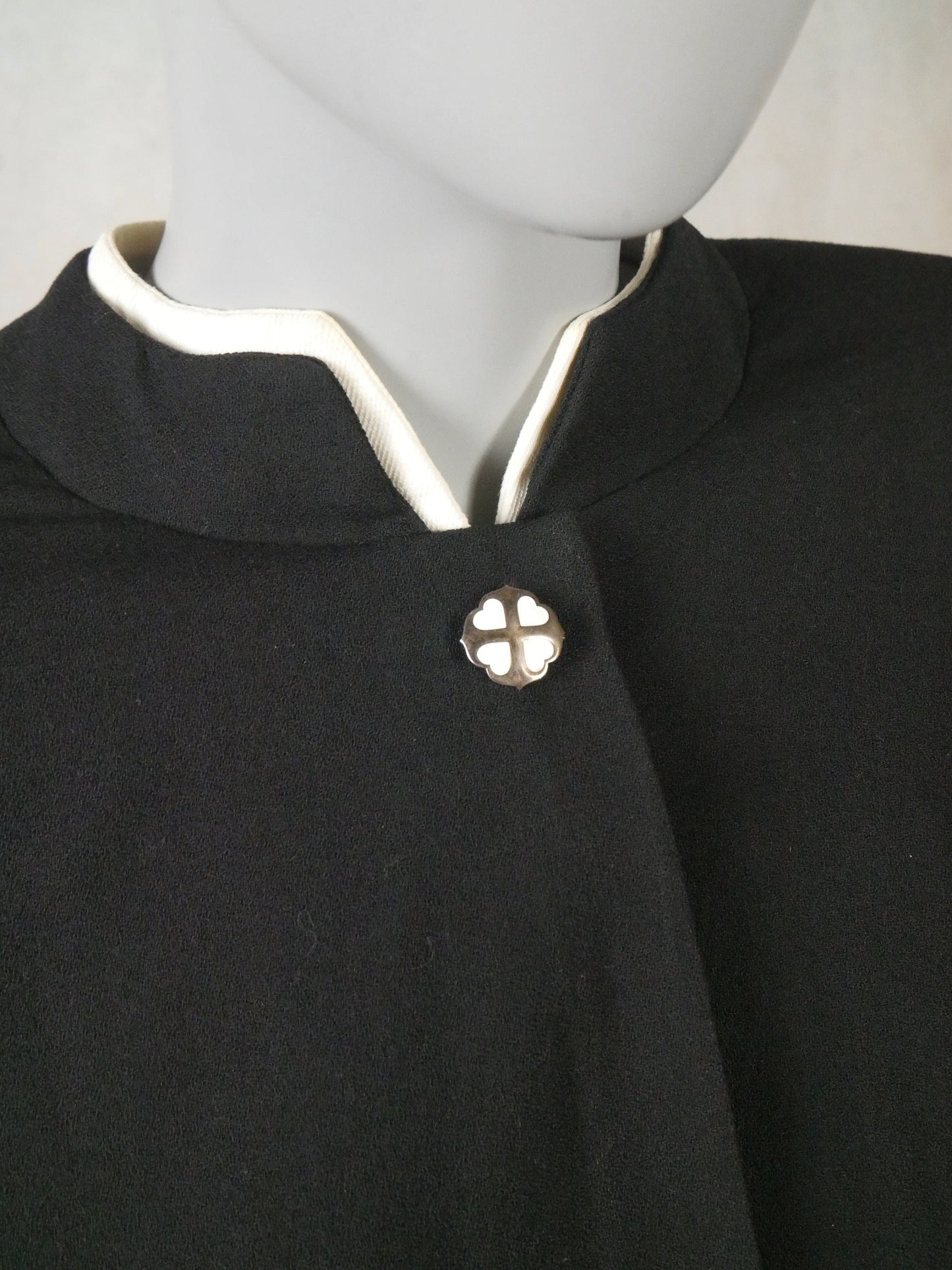 1970s Vintage Black Wool Dress with Detachable White Collar and Cuffs Leo Gabor Vintage