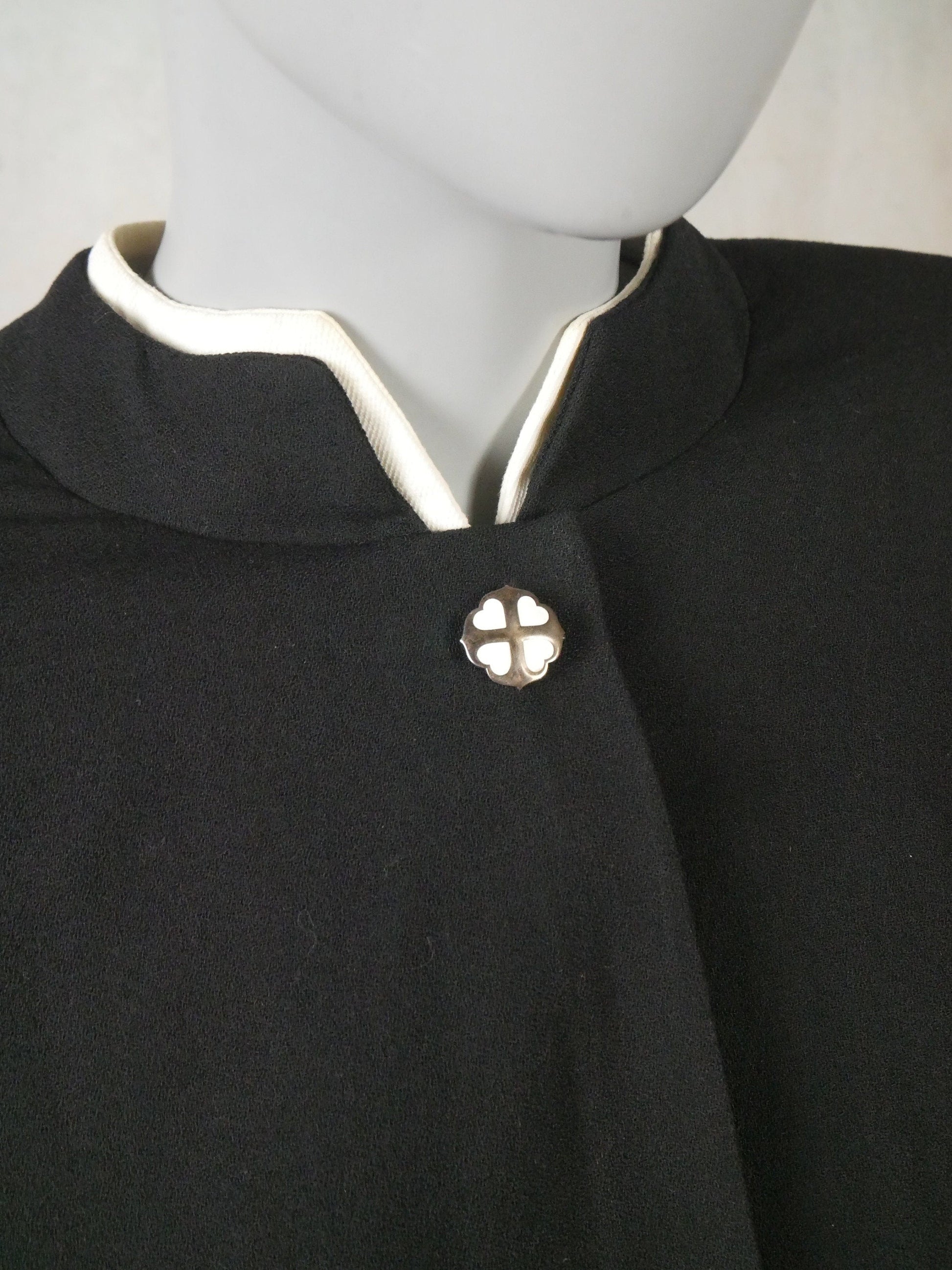 1970s Vintage Black Wool Dress with Detachable White Collar and Cuffs Leo Gabor Vintage