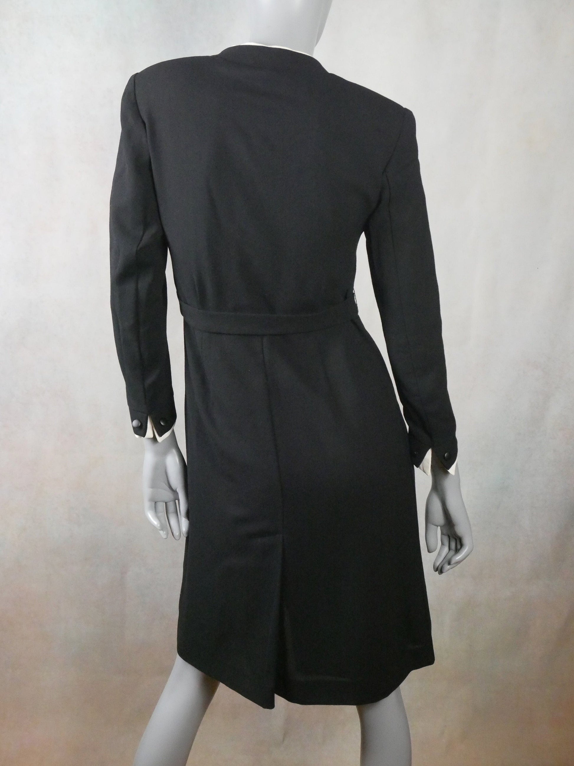 1970s Vintage Black Wool Dress with Detachable White Collar and Cuffs Leo Gabor Vintage