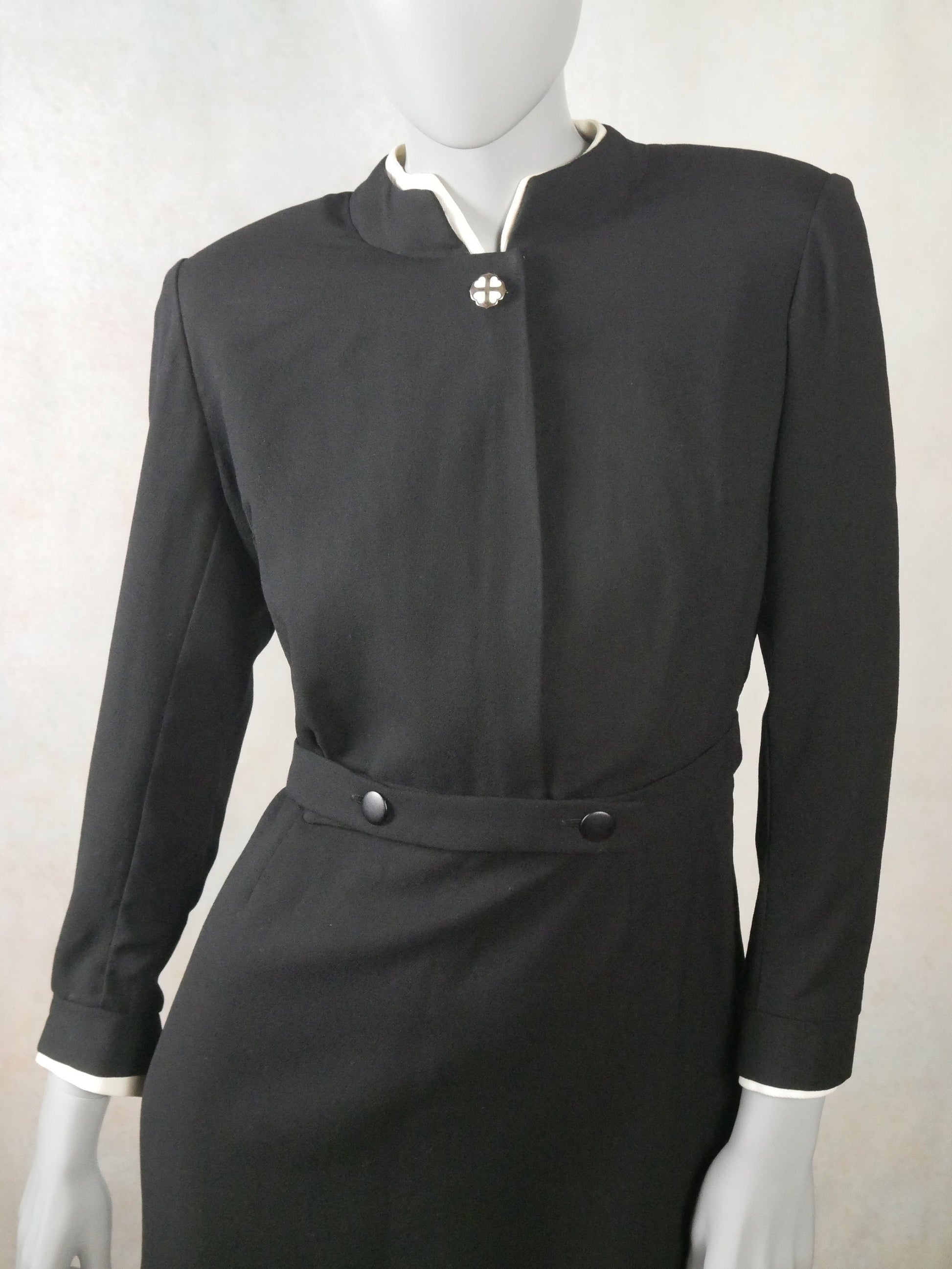 1970s Vintage Black Wool Dress with Detachable White Collar and Cuffs Leo Gabor Vintage