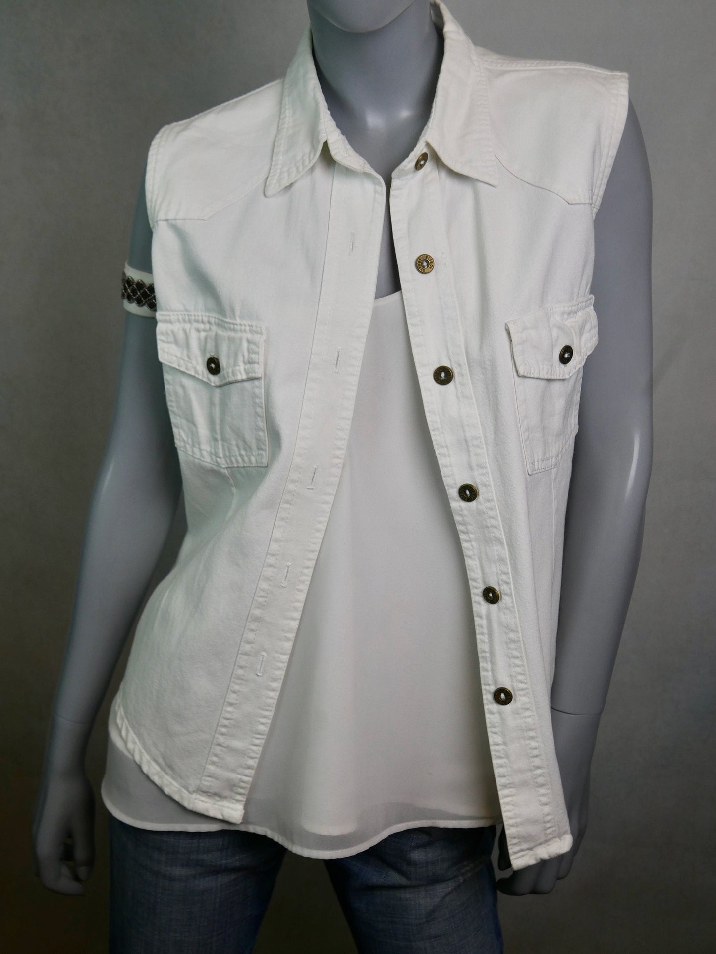 Vintage White Denim Sleeveless Top | Y2K Shirt Vest Blouse | Medium Leo Gabor Vintage