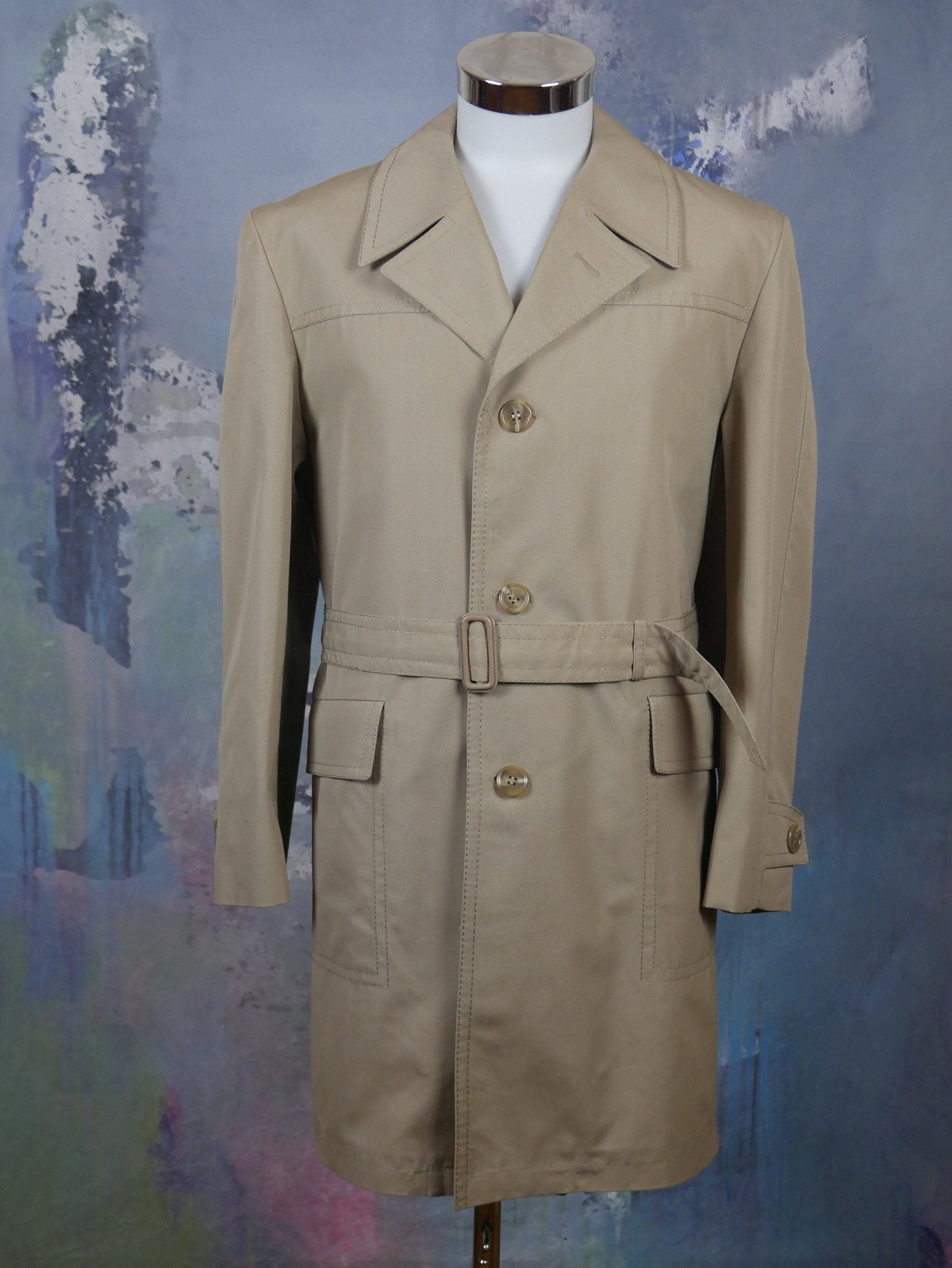 1970s Vintage Beige Trench Coat | Single-Breasted Belted Raincoat | Medium