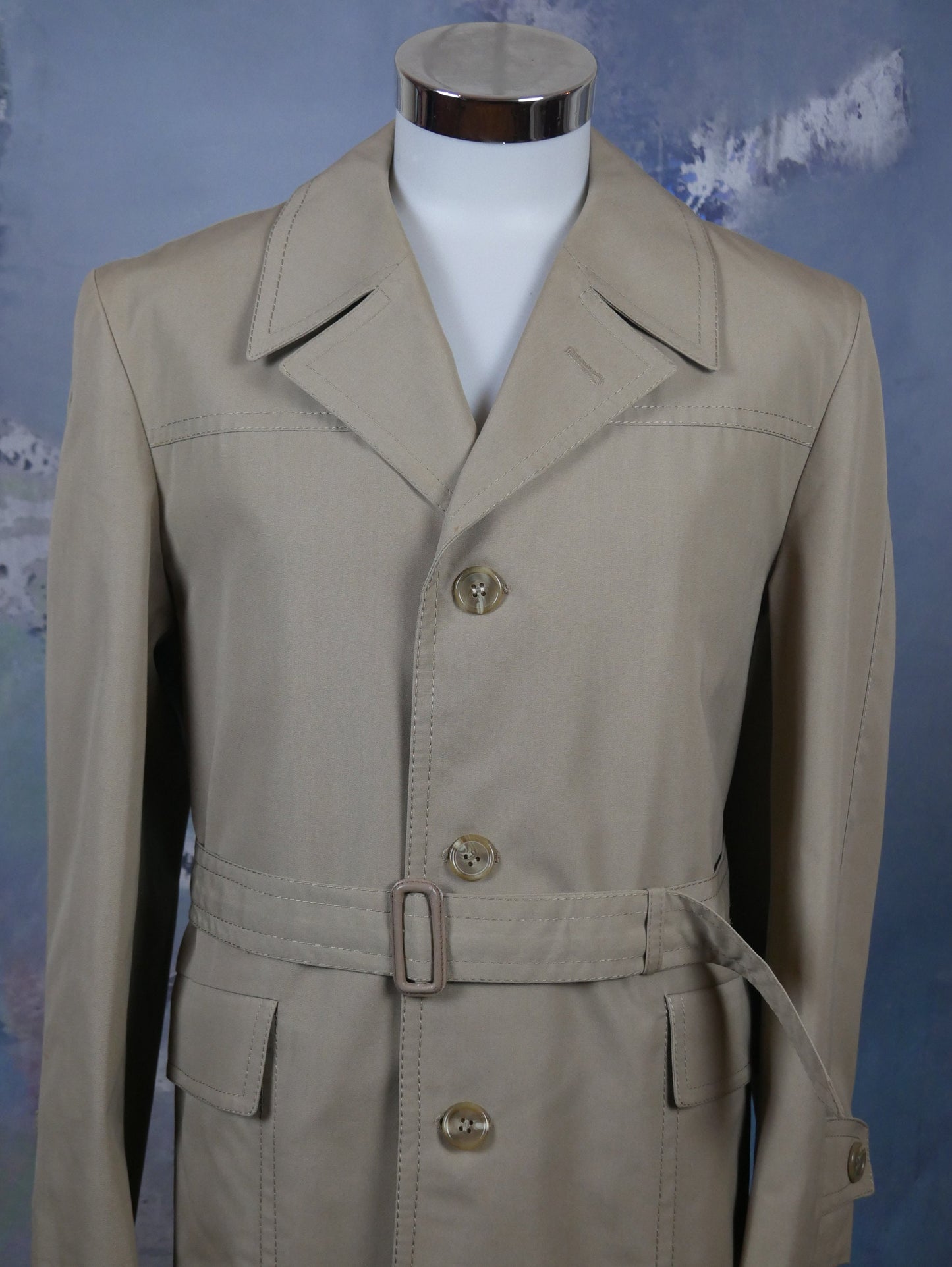 1970s Vintage Beige Trench Coat | Single-Breasted Belted Raincoat | Medium