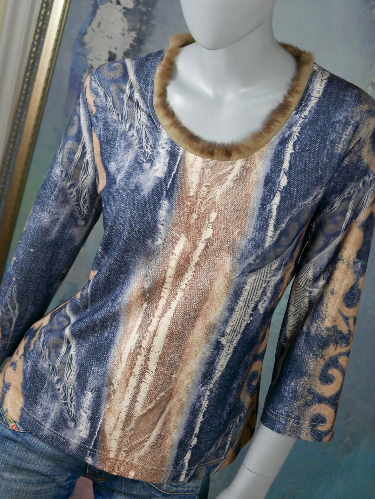 1990s Vintage Blue & Beige Fur Trimmed Neckline Pullover Blouse | Medium
