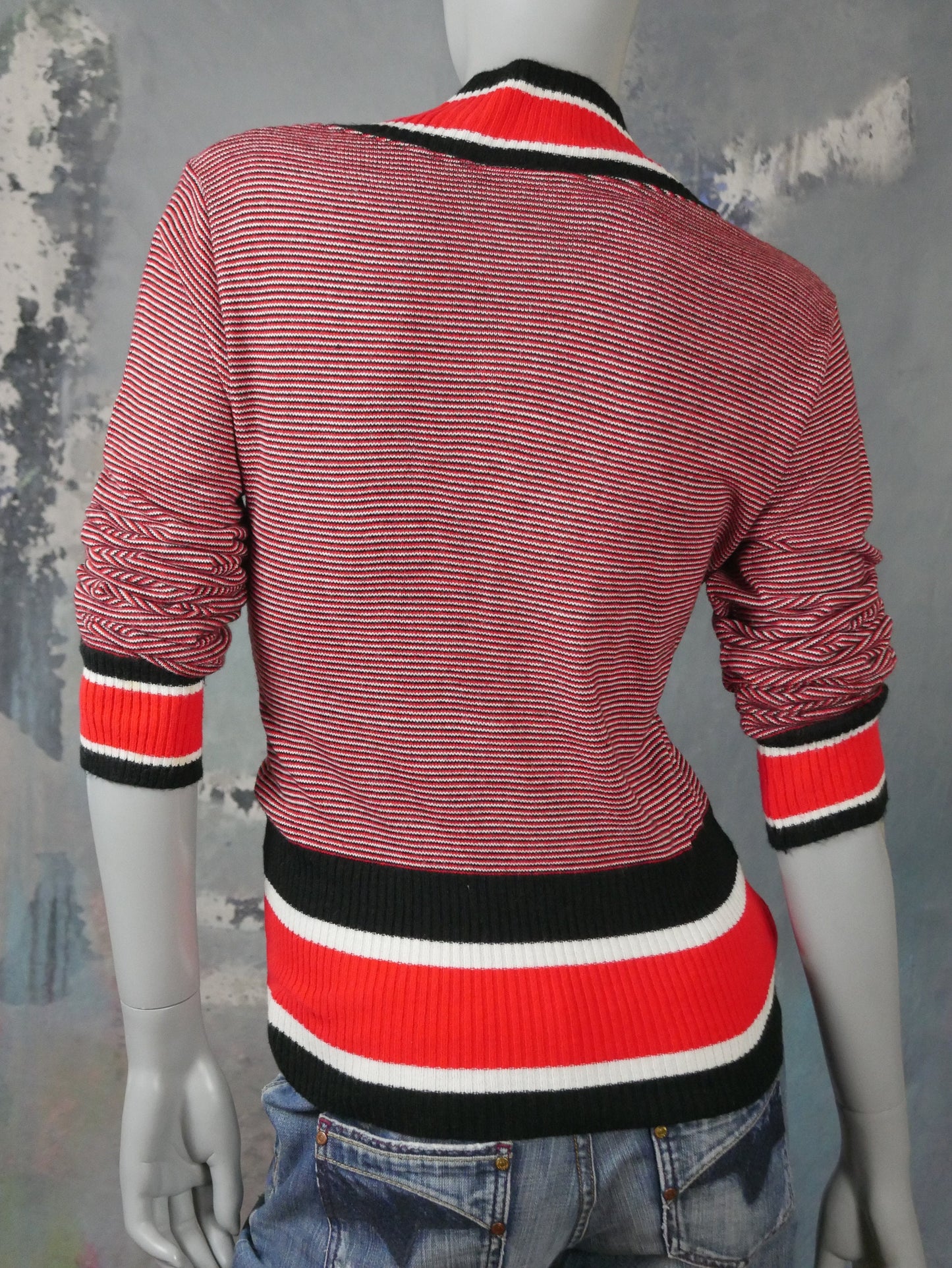 1970s British Pullover | Vintage Red Black & White V Neck Sweater | Medium