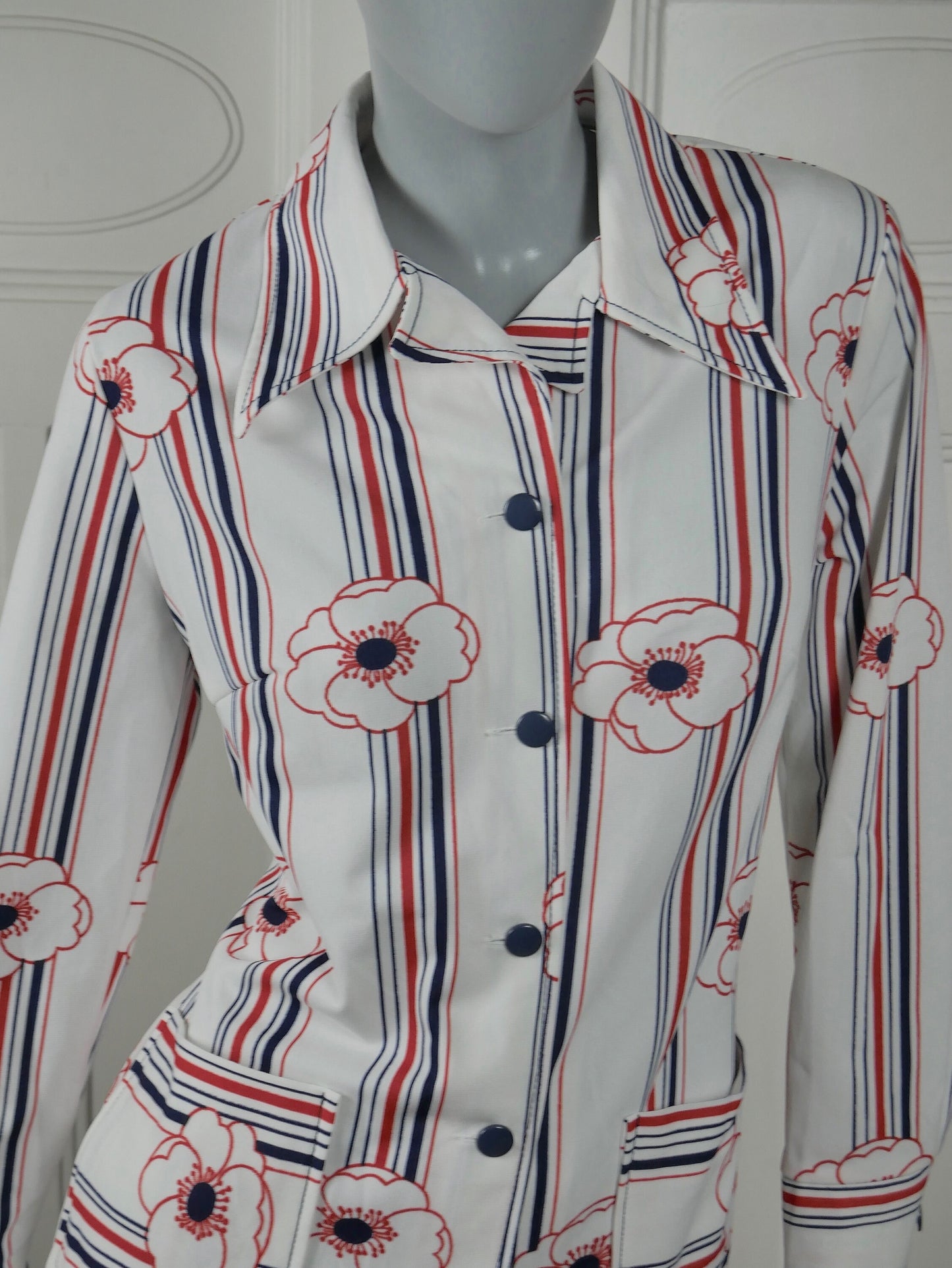 1970s Vintage Wide Collar Blouse | White with Red & Blue Stripes and Flowers Top | Medium