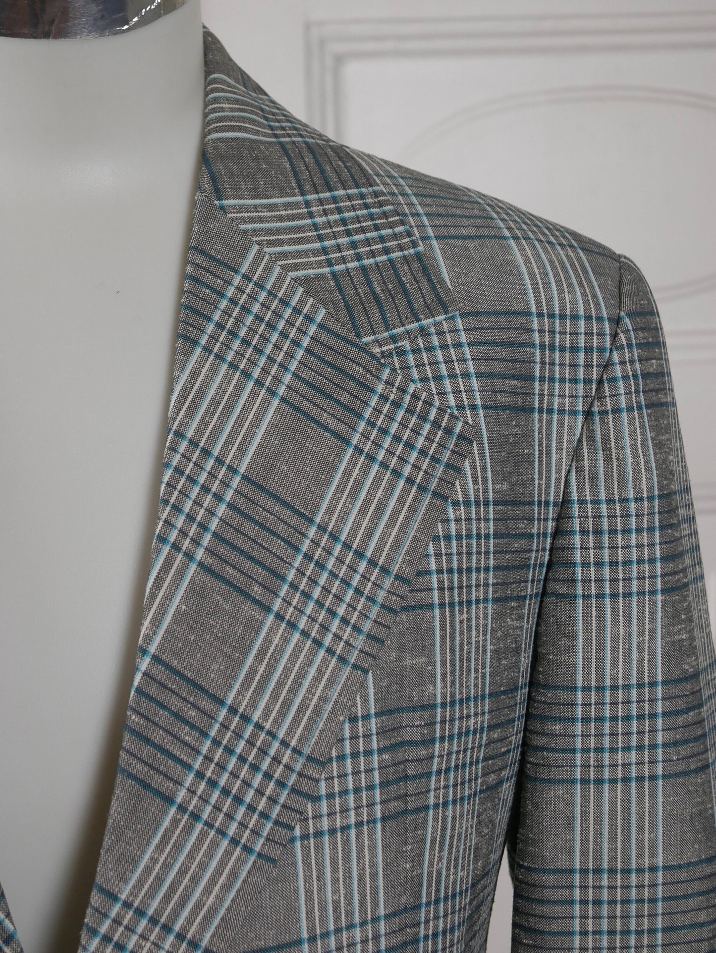 1970s Plaid Blazer | Vintage Silver Gray & Turquoise Single-Breasted Jacket with Wide Lapels | Size Medium