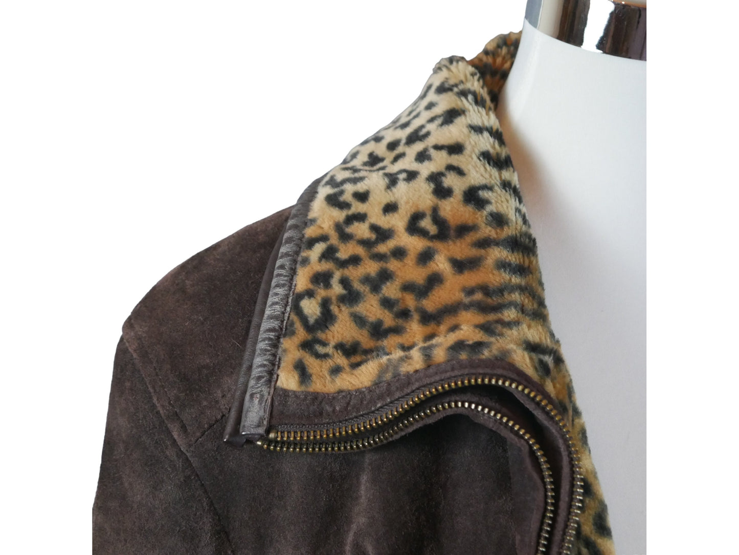 90s Vintage Brown Suede Coat with Leopard Print Collar | Medium